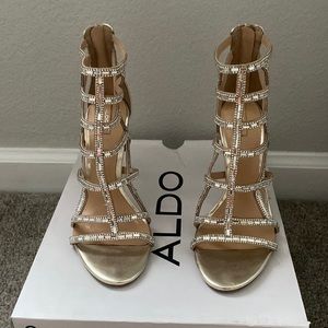 Size 7 Womens Aldo Heels